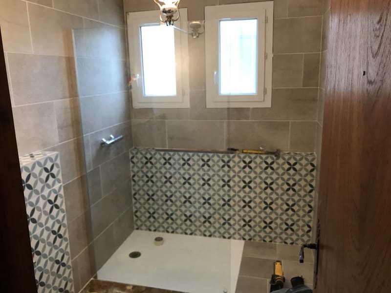 Photo de la reprise de la rénovation d'une salle de bain, avant les travaux